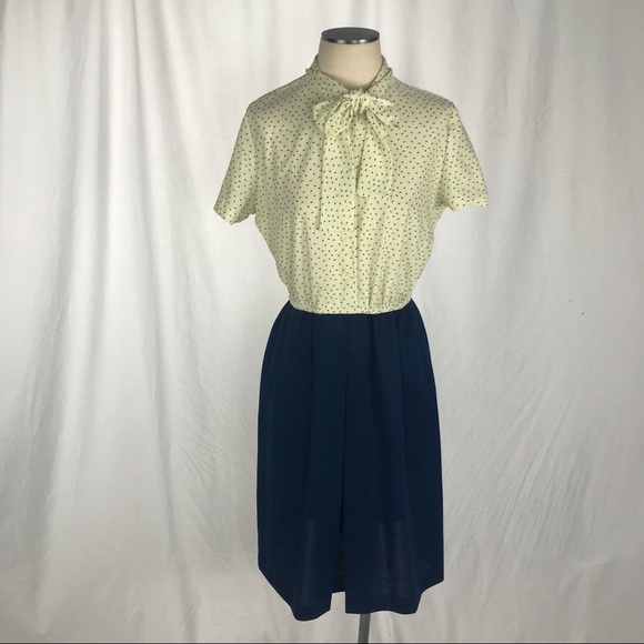 😍 Vintage Ivory & Blue Dress - Picture 8 of 8